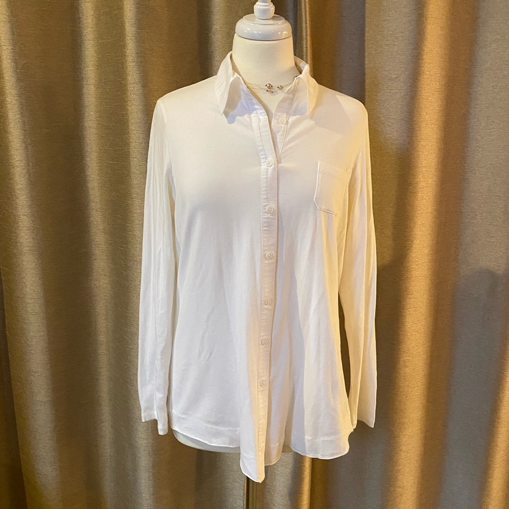 Fitted long sleeve button blouse